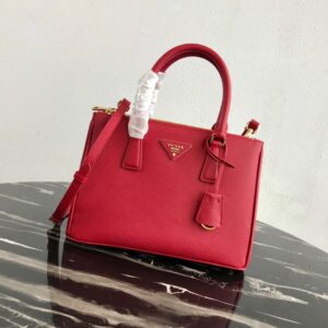 Medium Prada Galleria Saffiano leather bag