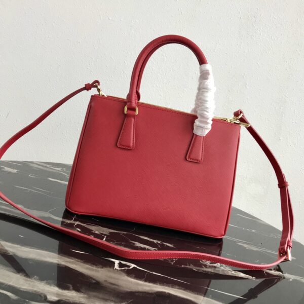 Medium Prada Galleria Saffiano leather bag