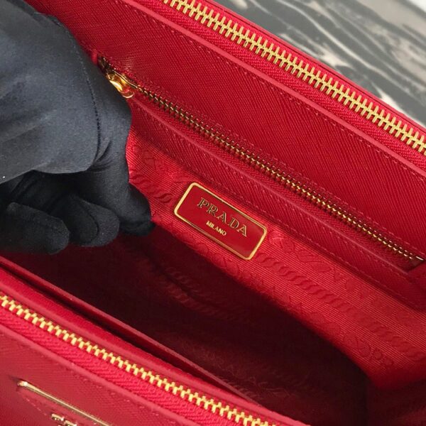 Medium Prada Galleria Saffiano leather bag