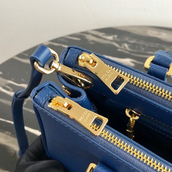 Medium Prada Galleria Saffiano leather bag