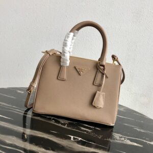 Medium Prada Galleria Saffiano leather bag
