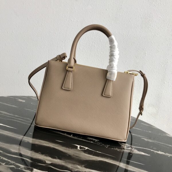 Medium Prada Galleria Saffiano leather bag