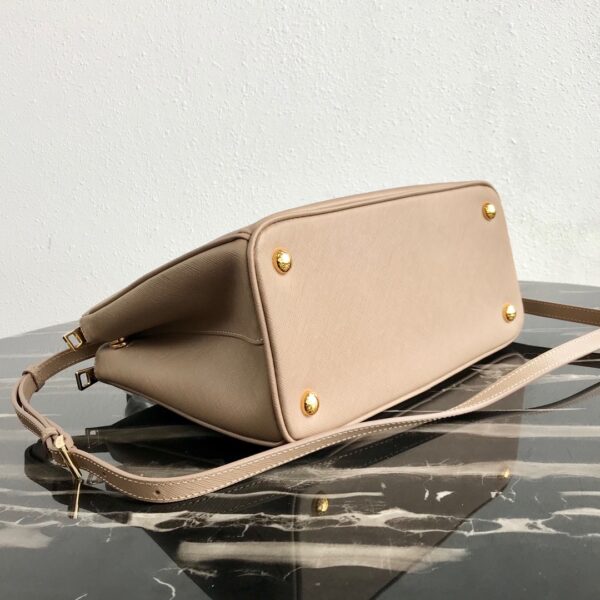 Medium Prada Galleria Saffiano leather bag
