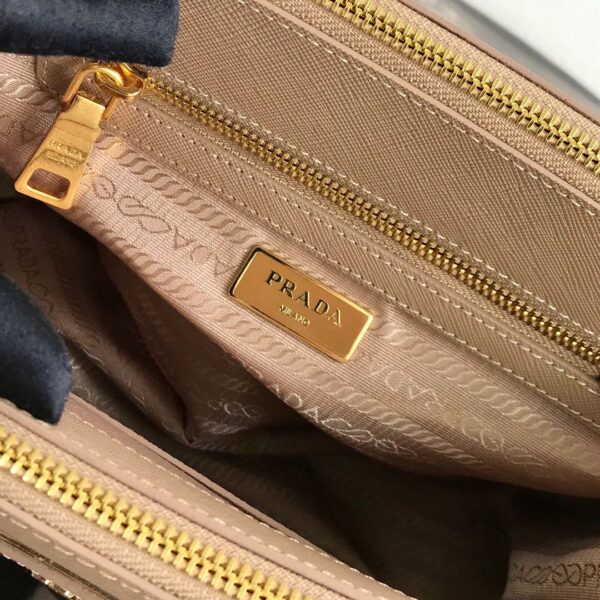 Medium Prada Galleria Saffiano leather bag