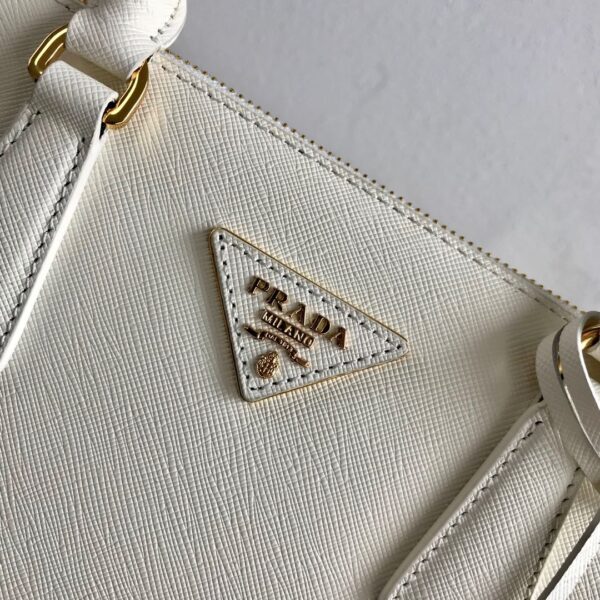 Medium Prada Galleria Saffiano leather bag