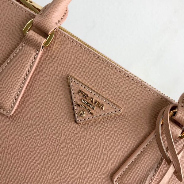 Medium Prada Galleria Saffiano leather bag