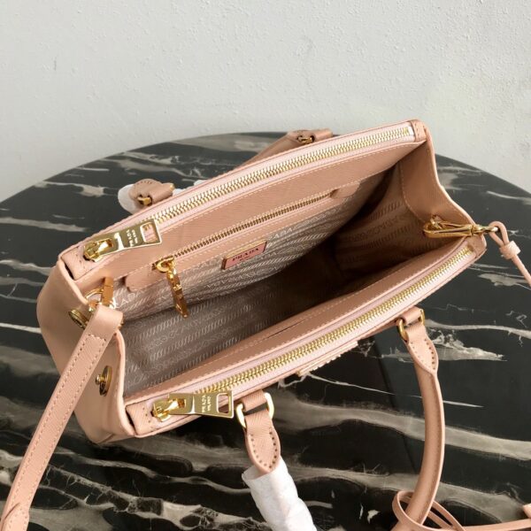 Medium Prada Galleria Saffiano leather bag