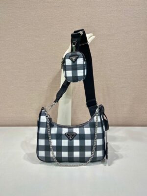 Prada Re-Edition 2005 bag