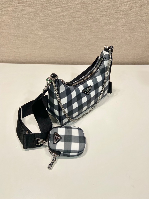 Prada Re-Edition 2005 bag