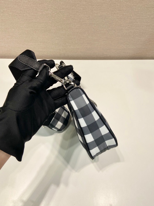 Prada Re-Edition 2005 bag