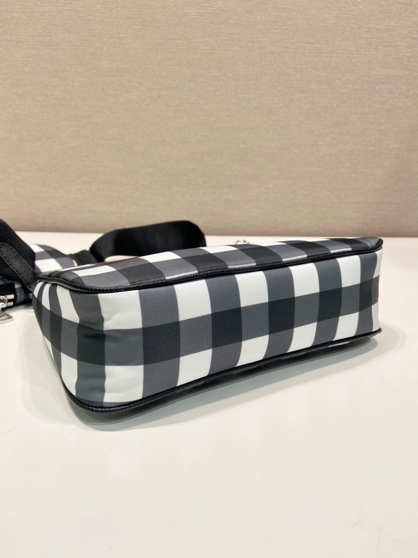 Prada Re-Edition 2005 bag