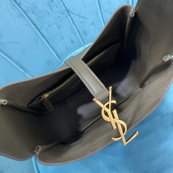 YSL LE5À7 SOFT SMALL Hobo Bag