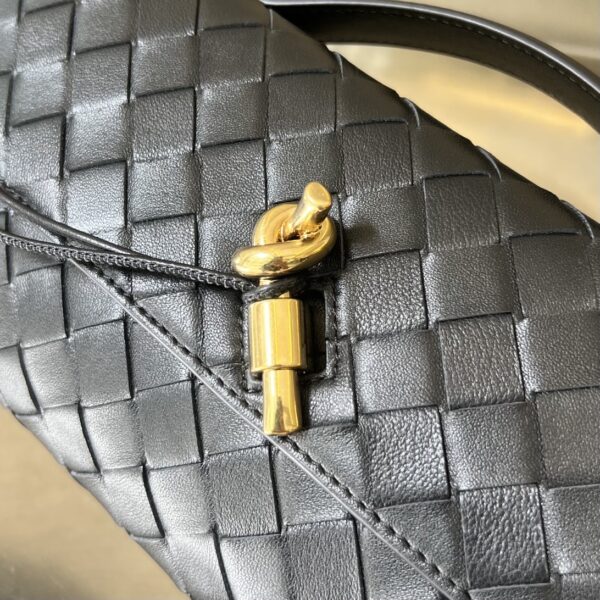 Bottega Veneta Long Clutch Andiamo With Handle