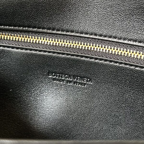 Bottega Veneta Long Clutch Andiamo With Handle