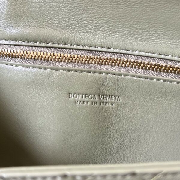 Bottega Veneta Long Clutch Andiamo With Handle