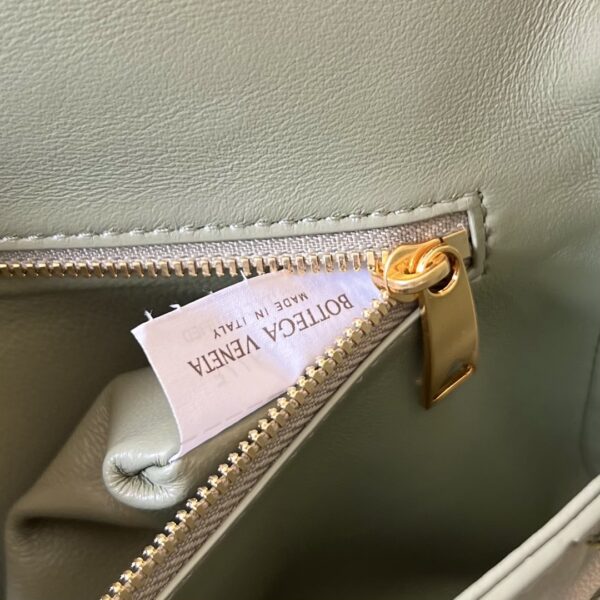 Bottega Veneta Long Clutch Andiamo With Handle