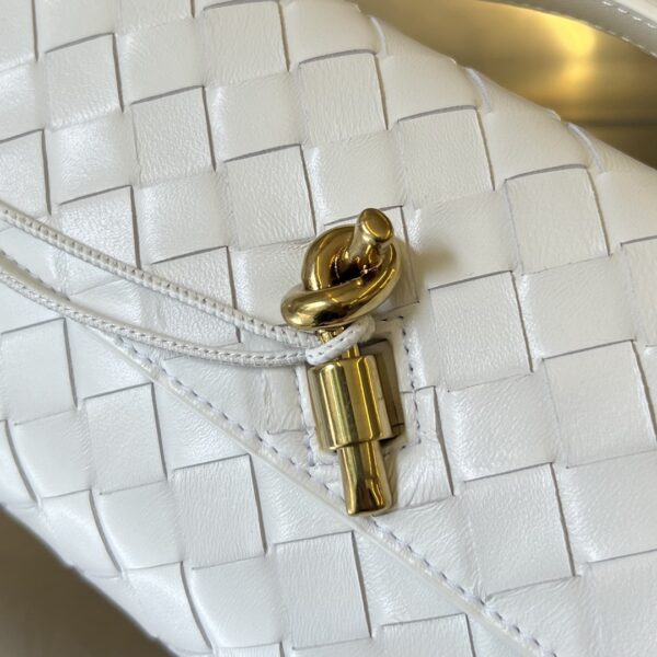 Bottega Veneta Clutch Andiamo With Handle