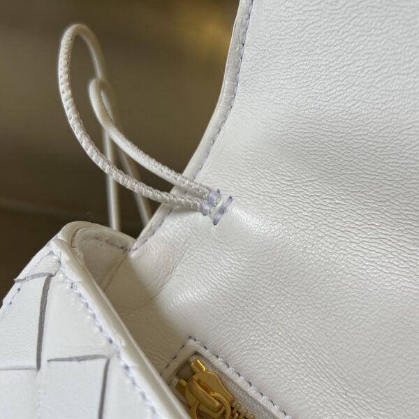 Bottega Veneta Clutch Andiamo With Handle