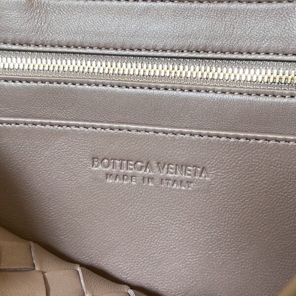 Bottega Veneta Small East/West Andiamo
