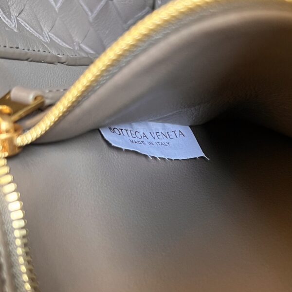 Bottega Veneta Small East/West Andiamo