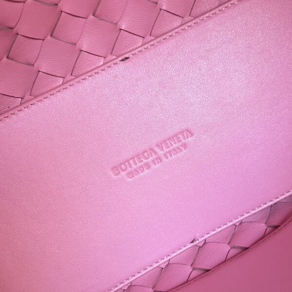BOTTEGA VENETA MEDIUM ANDIAMO Bag