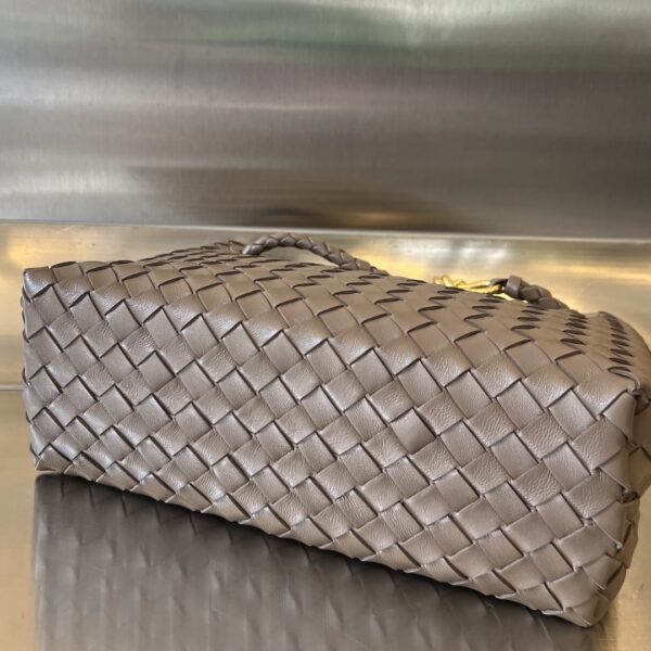 BOTTEGA VENETA MEDIUM ANDIAMO BAG