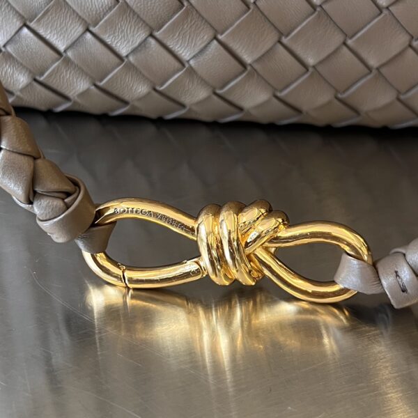 BOTTEGA VENETA MEDIUM ANDIAMO BAG