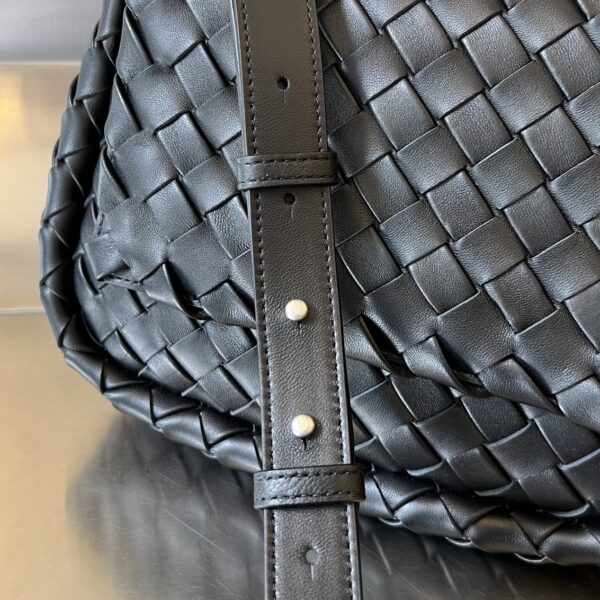 Bottega Veneta Small Cobble Messenger
