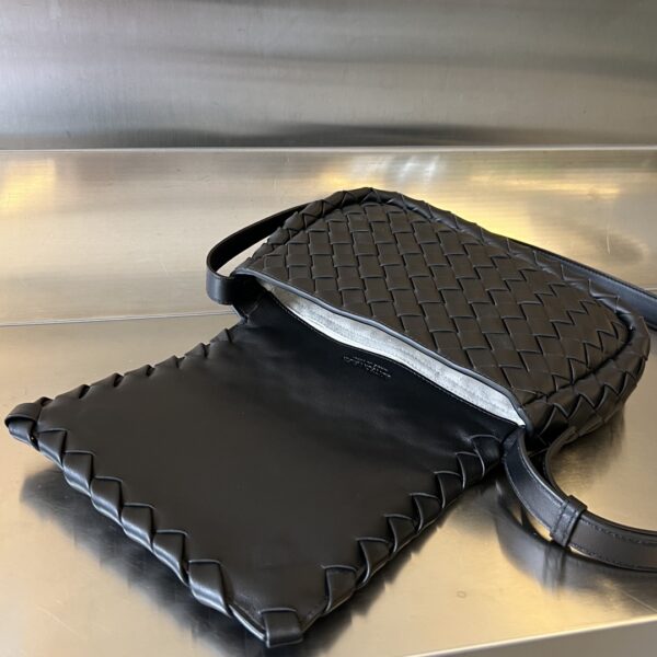 Bottega Veneta Small Cobble Messenger