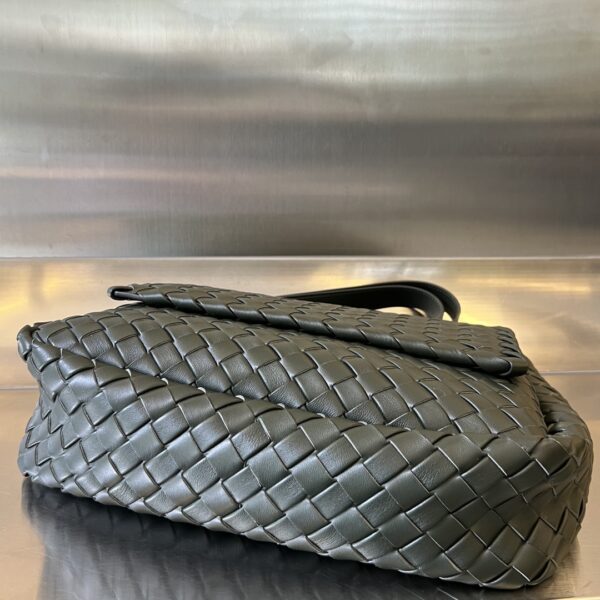 Bottega Veneta Maxi Cobble Messenger