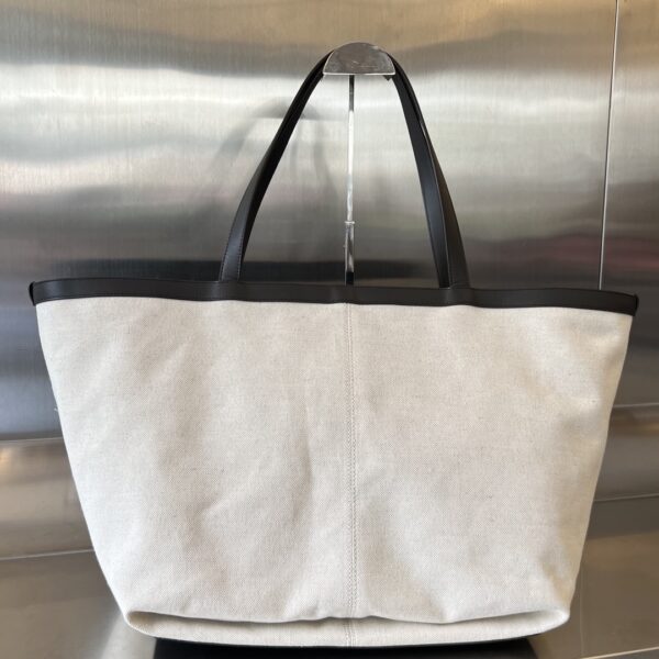 Bottega Veneta Large Flip Flap