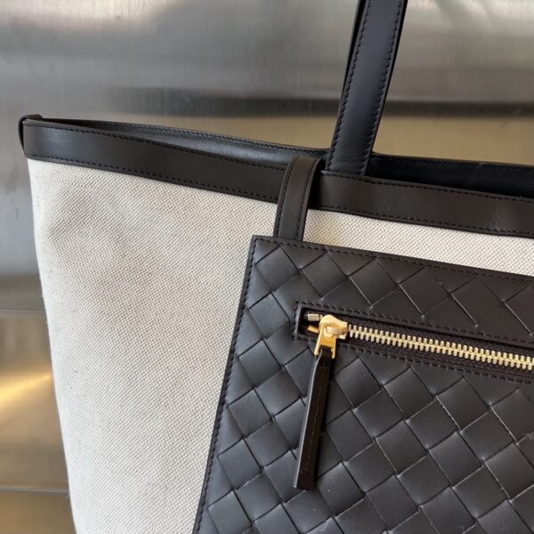Bottega Veneta Large Flip Flap