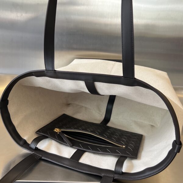 Bottega Veneta Medium Flip Flap