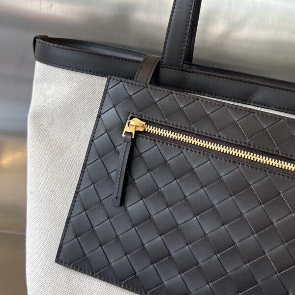 Bottega Veneta Medium Flip Flap