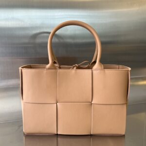 BOTTEGA VENETA BV Small Arco Tote Bag