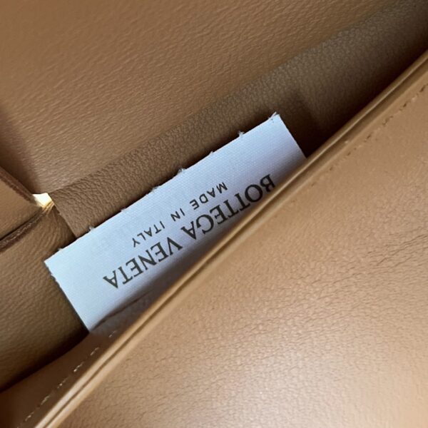 BOTTEGA VENETA BV Small Arco Tote Bag