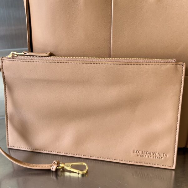 BOTTEGA VENETA BV Small Arco Tote Bag