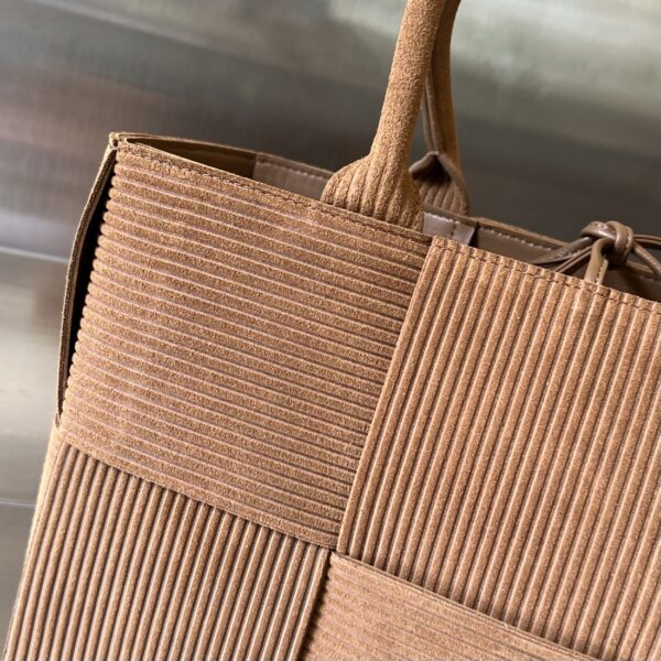 Bottega Veneta Small Arco Tote Bag