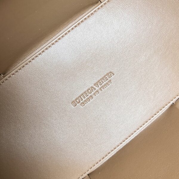 Bottega Veneta Small Arco Tote Bag