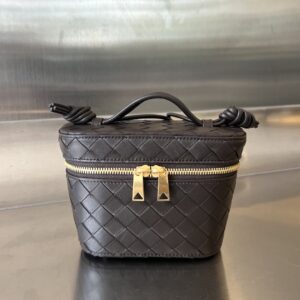 Bottega Veneta Mini Intrecciato Vanity Case