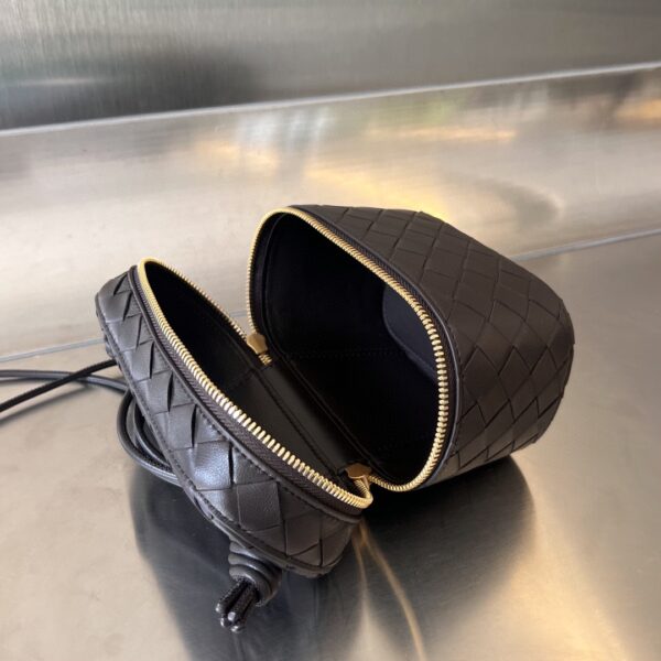 Bottega Veneta Mini Intrecciato Vanity Case