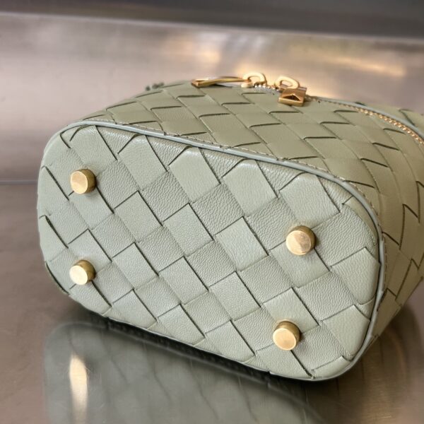 Bottega Veneta Mini Intrecciato Vanity Case