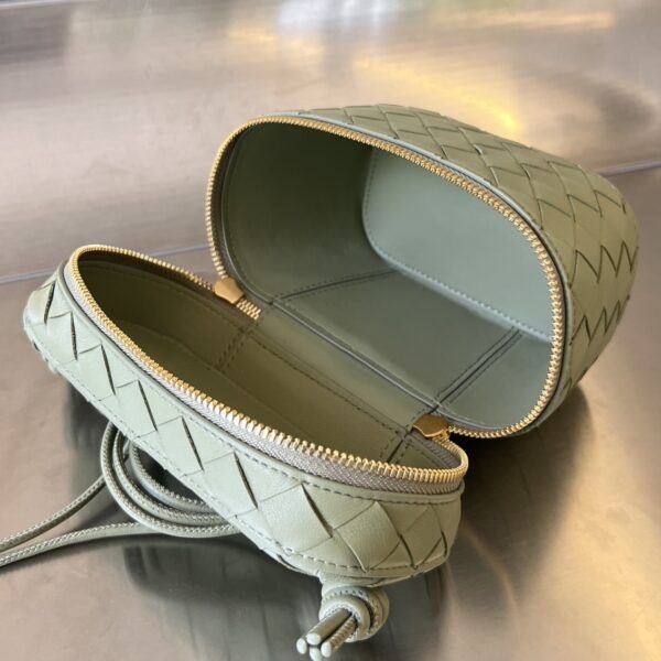 Bottega Veneta Mini Intrecciato Vanity Case