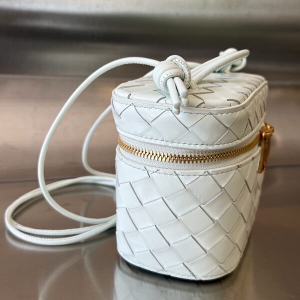 Bottega Veneta Mini Intrecciato Vanity Case