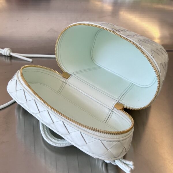 Bottega Veneta Mini Intrecciato Vanity Case