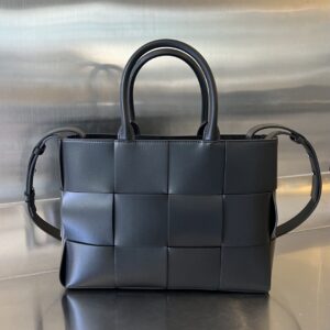 Bottega Veneta Small Arco Tote Bag With Strap