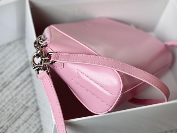 Givenchy XS Antigona Bag