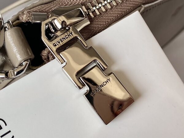 Givenchy XS Antigona Bag