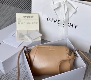 Givenchy XS Antigona Bag