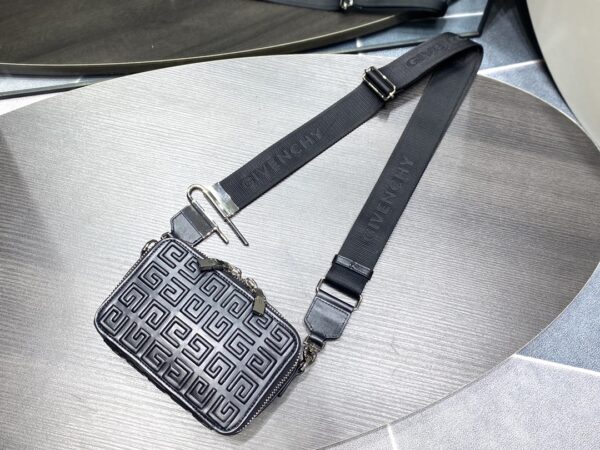 Givenchy Antigona U Camera Bag